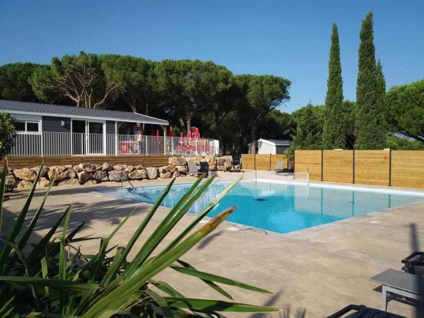 Camping 3 Etoiles - Piscine - Ccbb0Gd Bizanet Exterior photo